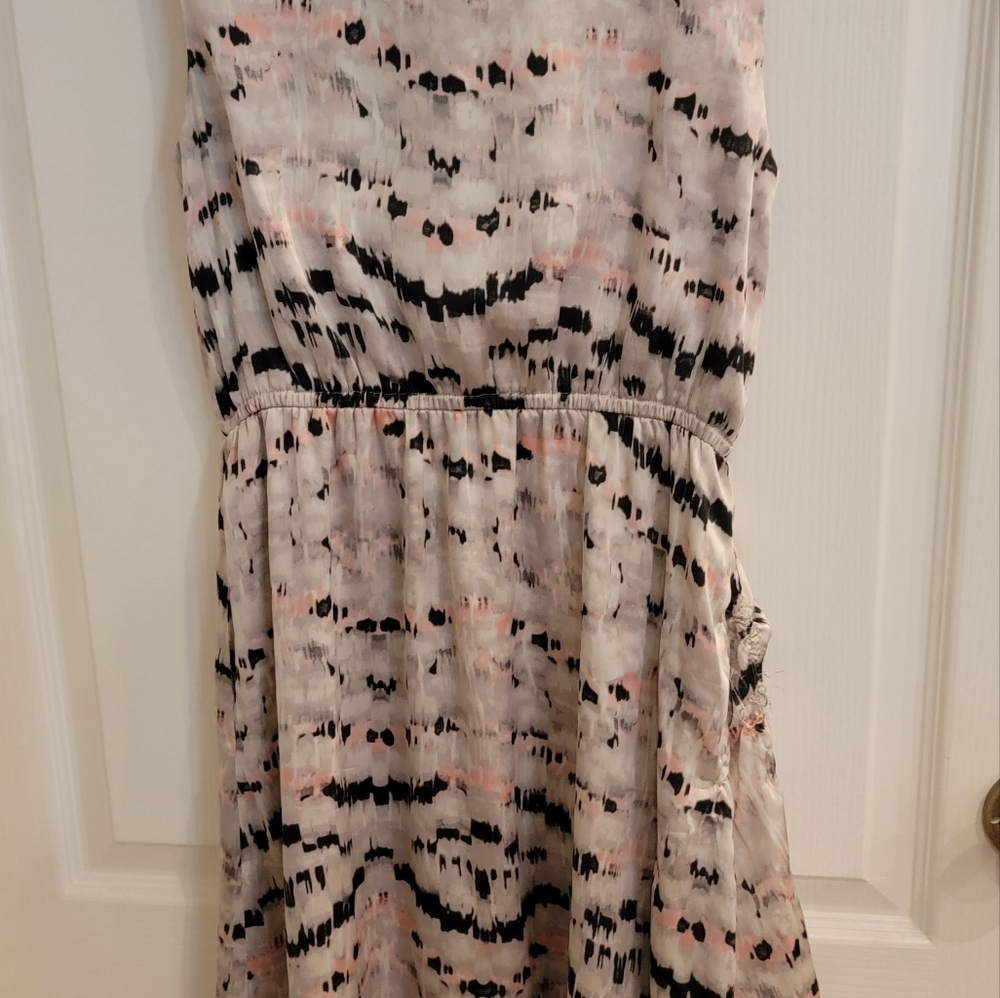 BCBG RUFFLE DRESS Size small - Picture 2 of 2